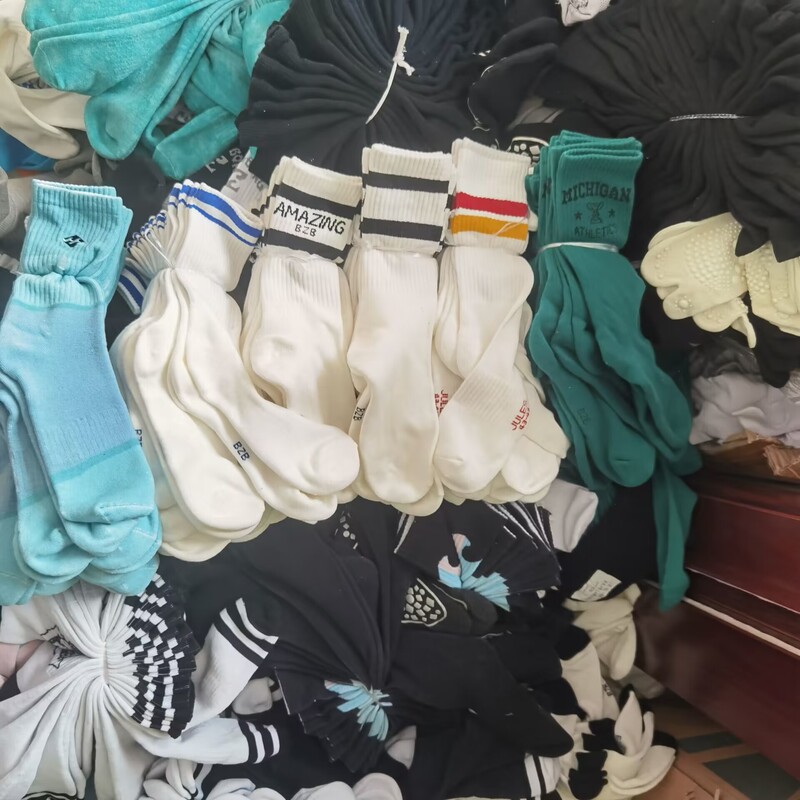 Basketball socks men's and women's running sports thickened towel low medium stockings carpet night market tail clearance wholesale socks
