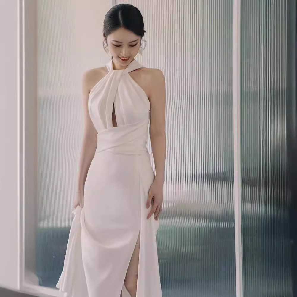 Abito da sposa leggero in stile francese 2026, nuovo piccolo abito da sposa semplice in raso bianco con scollo all'americana e schiena scoperta per le donne_voghion.com