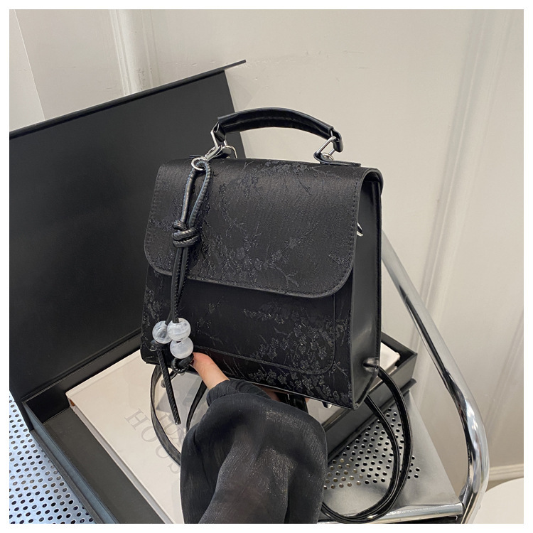 2024 New Style Fashion Design One Shoulder Crossbody Bag with Western Style, Pure Color, Fresh Underarm Texture_voghion.com