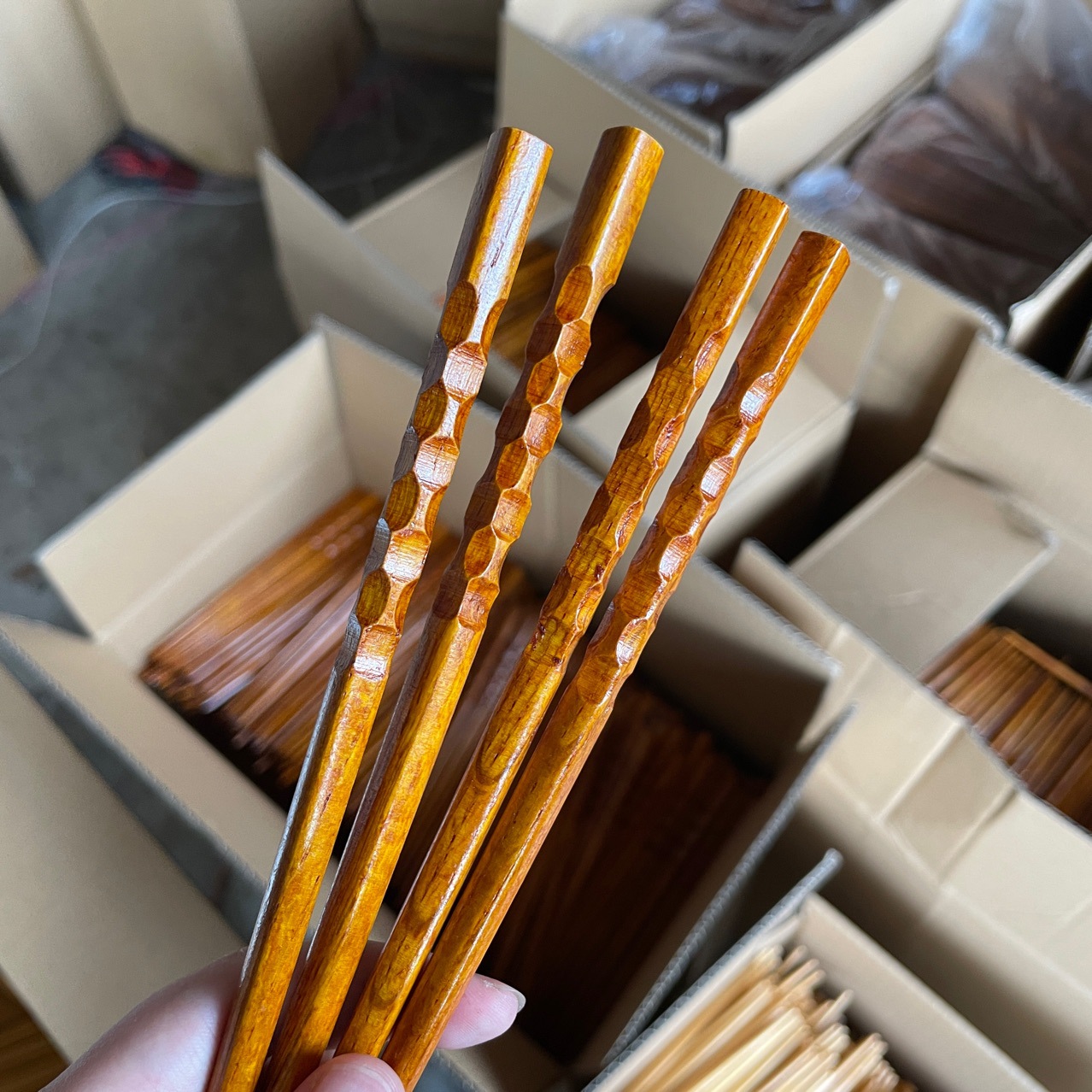 实木筷子日式龟甲筷手工雕刻尖头寿司筷酒店家用木质筷子婚庆礼品