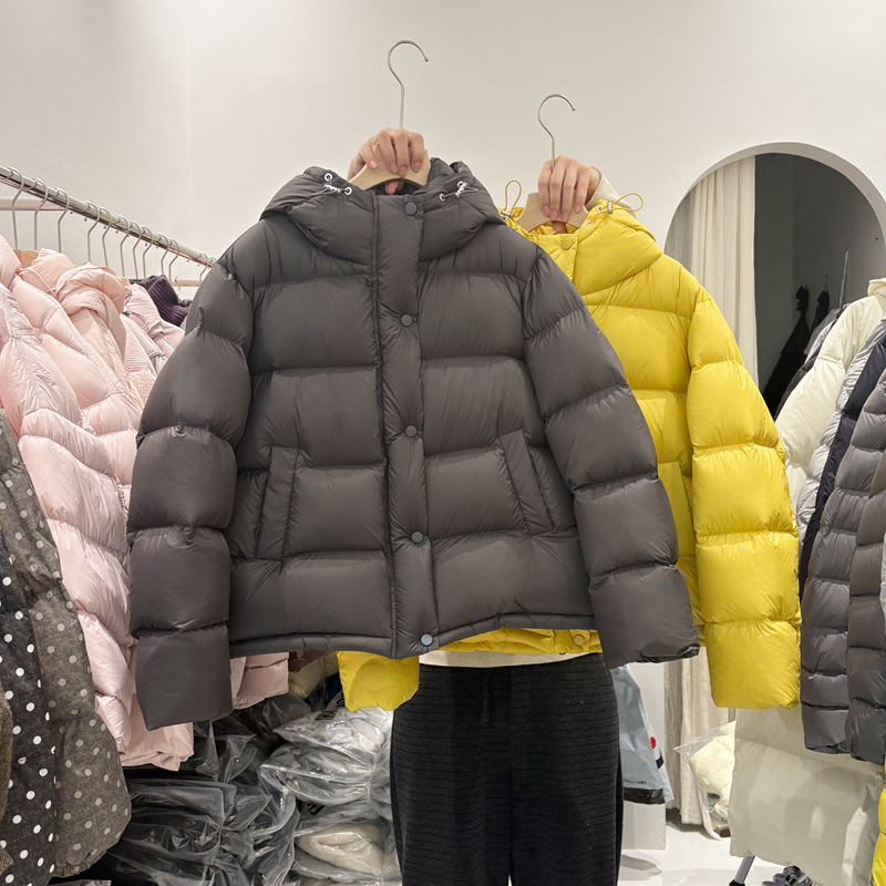 2025 New Winter down Jacket Women's Short Hooded Thickeneded Bread Jacket Puff Loose Super Nice Popular Jacket