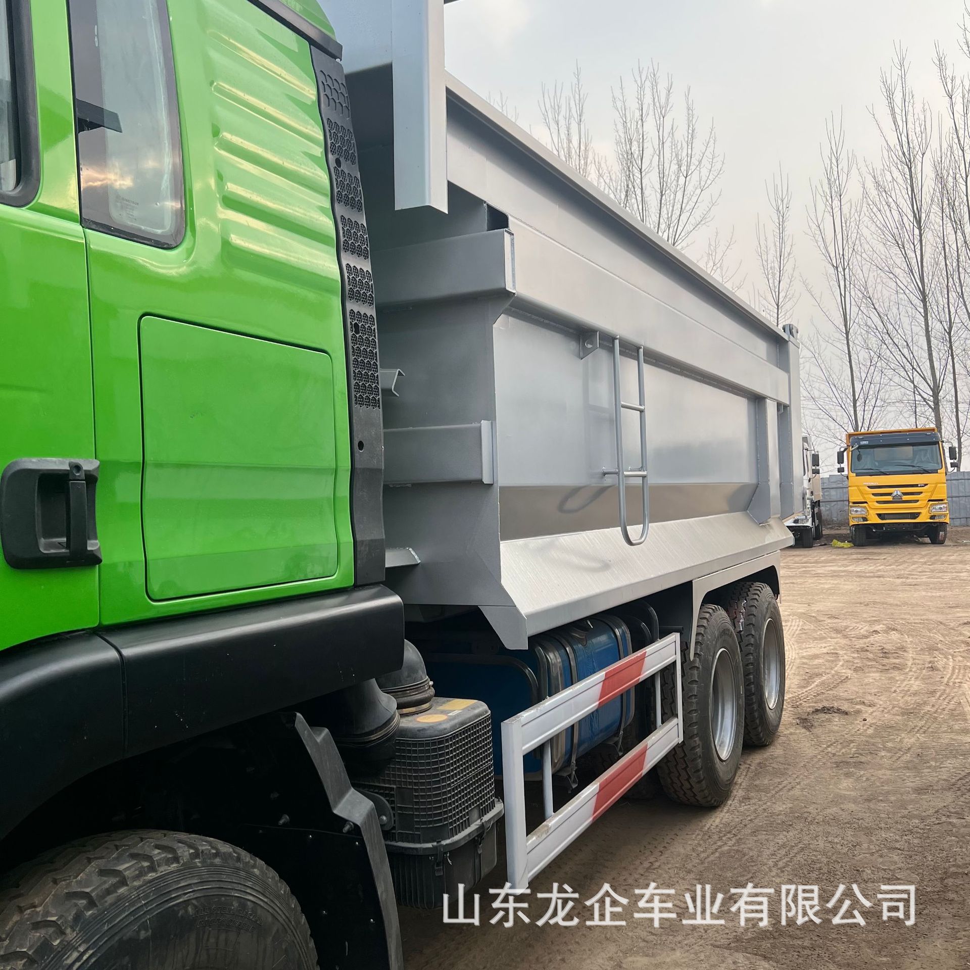 Factory Cross-Border Heavy-Duty Dump Truck Howo Tx380 Horsepower 10-Wheel Dump Truck for Engineering and Mining Transport