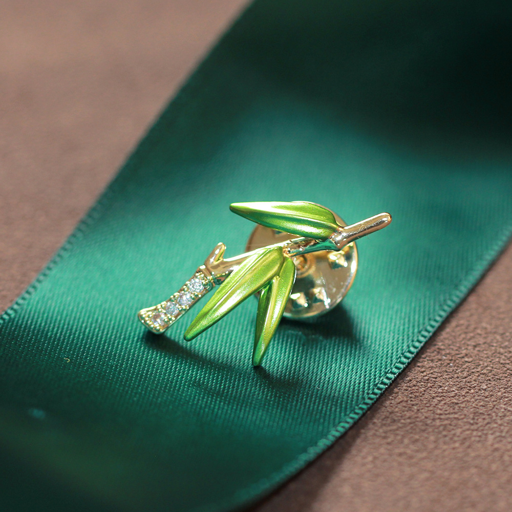 sunlight Diamond green Drip Bamboo Brooch temperament Emptied Blood Brothers needle Grips Brooch men and women