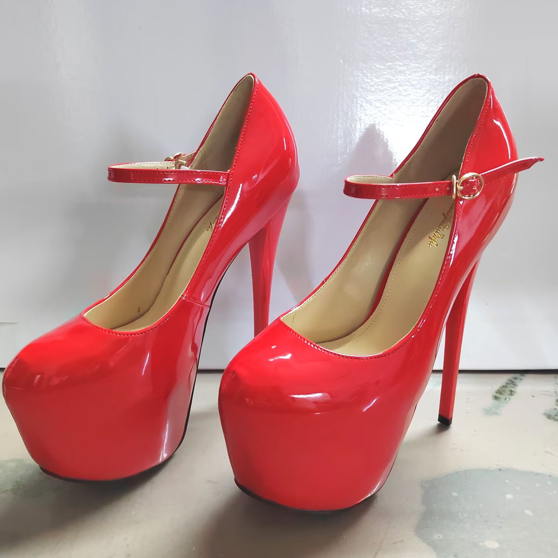 Giày cao gót nữ mũi nhọn quai ngang một dây, gót 19 cm, phong cách trình diễn — màu đen
