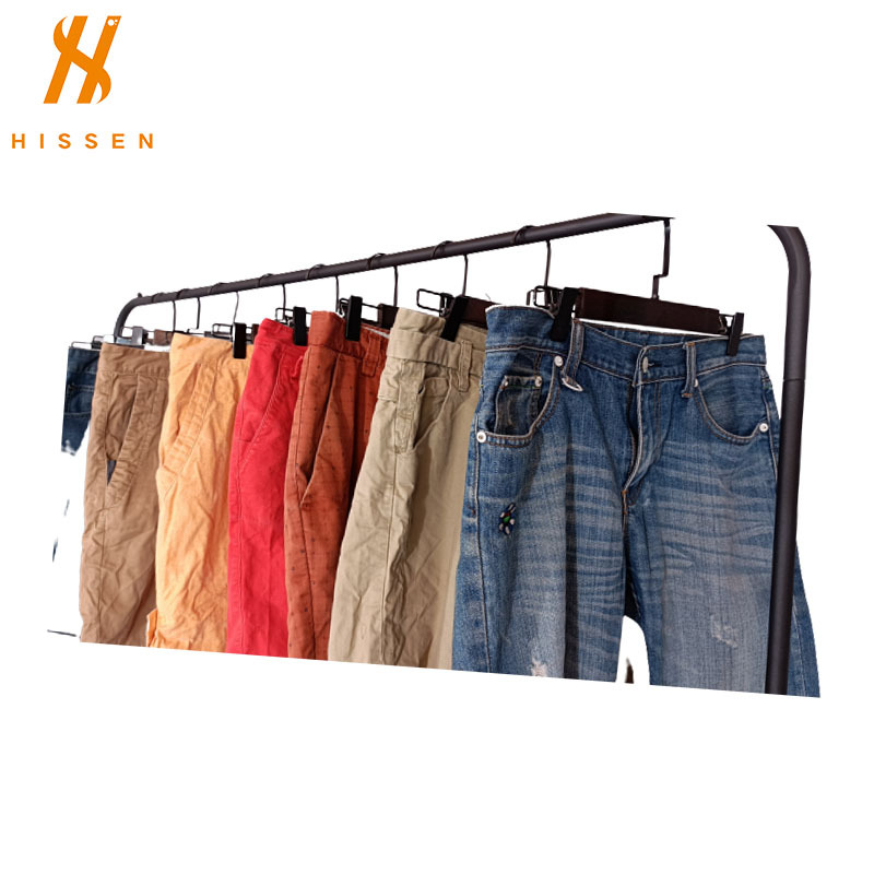 二手旧衣服工厂货源女士五分裤used ladies short pants出口越南