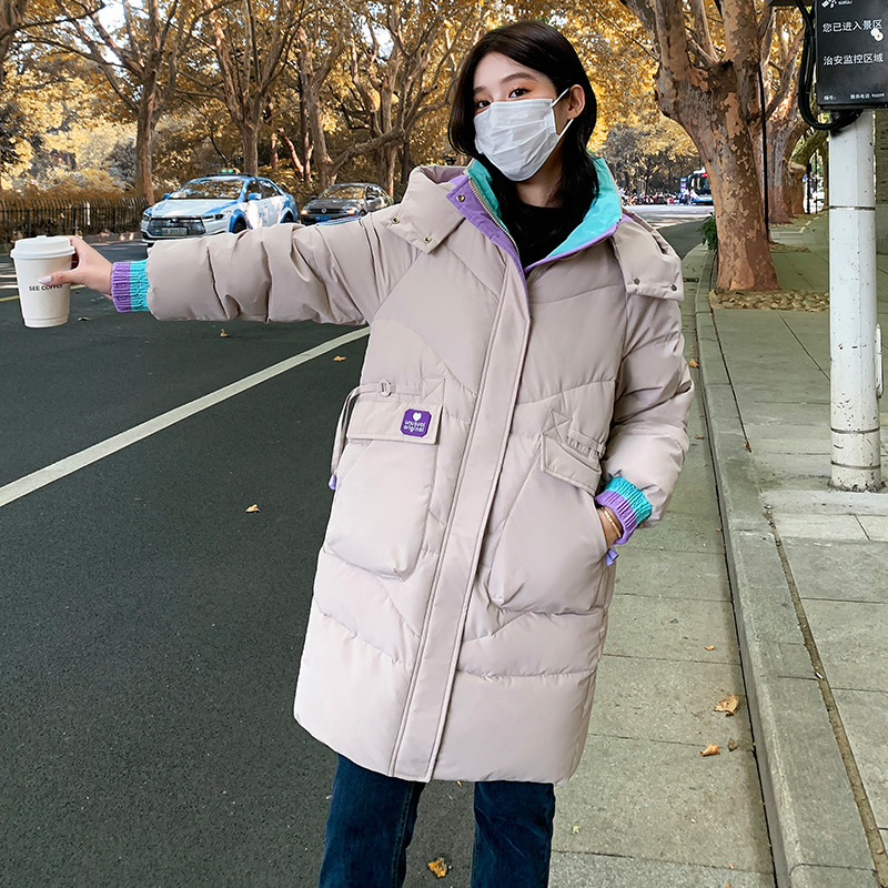 Capa de algodón de pluma para mujeres 2025, nueva chaqueta de invierno gruesa, chaqueta de algodón media y larga, chaqueta de algodón de color contrastante, chaqueta de algodón caliente