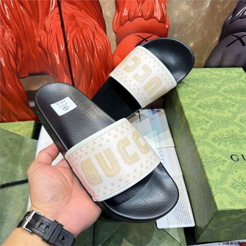Zapatillas de pareja de moda europea y americana para hombres y mujeres, ropa exterior coreana, moda de personalidad universal, zapatillas frías caseras caseras ociosas.