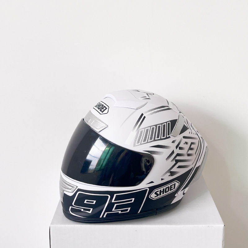 Motocicleta oso casco muñeca tensión oso gato afortunado motocicleta cola caja asiento trasero decoración modelo casco pequeño