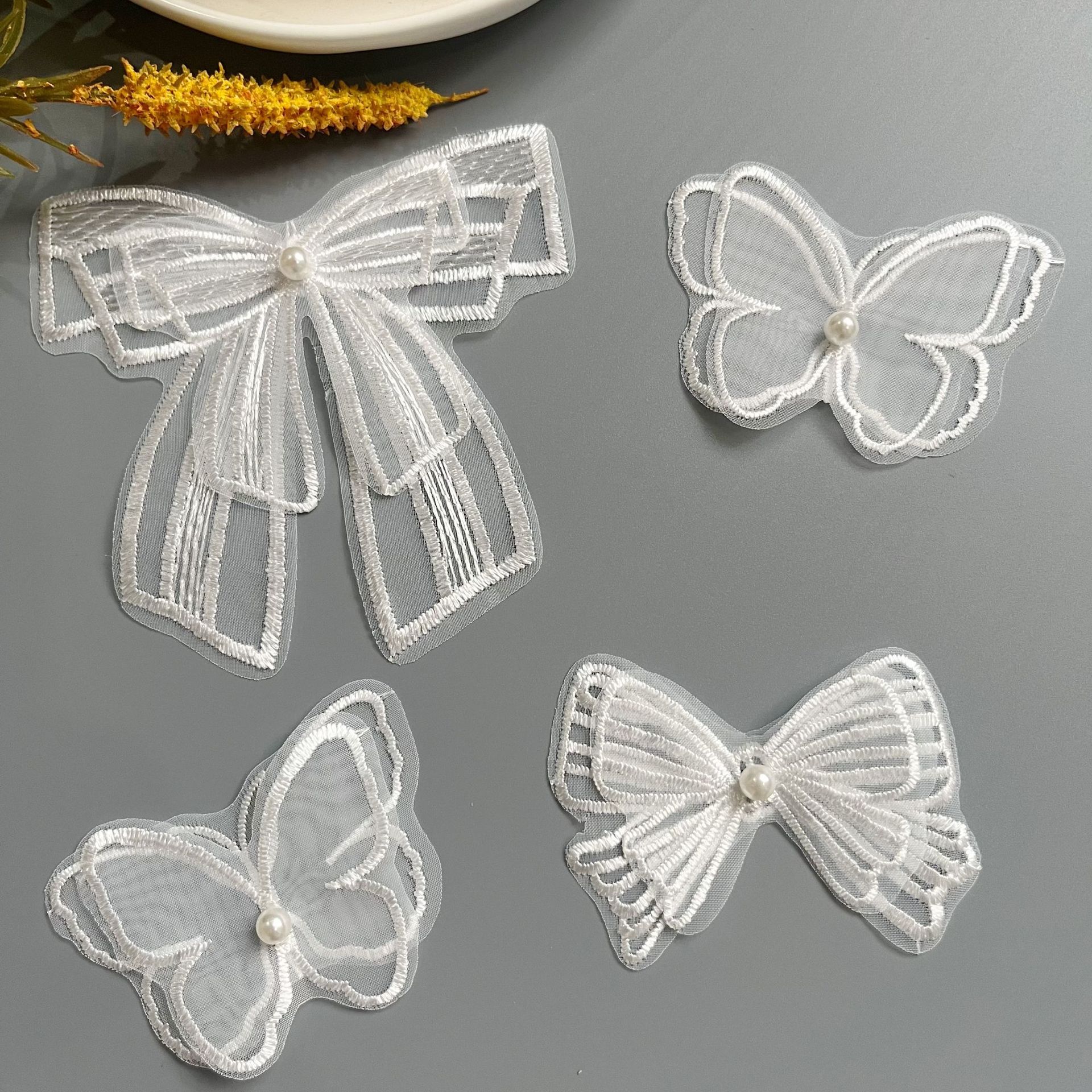 白色双层立体珍珠蝴蝶结胸花领花欧根纱辅料婚纱贴花蕾丝手工diy