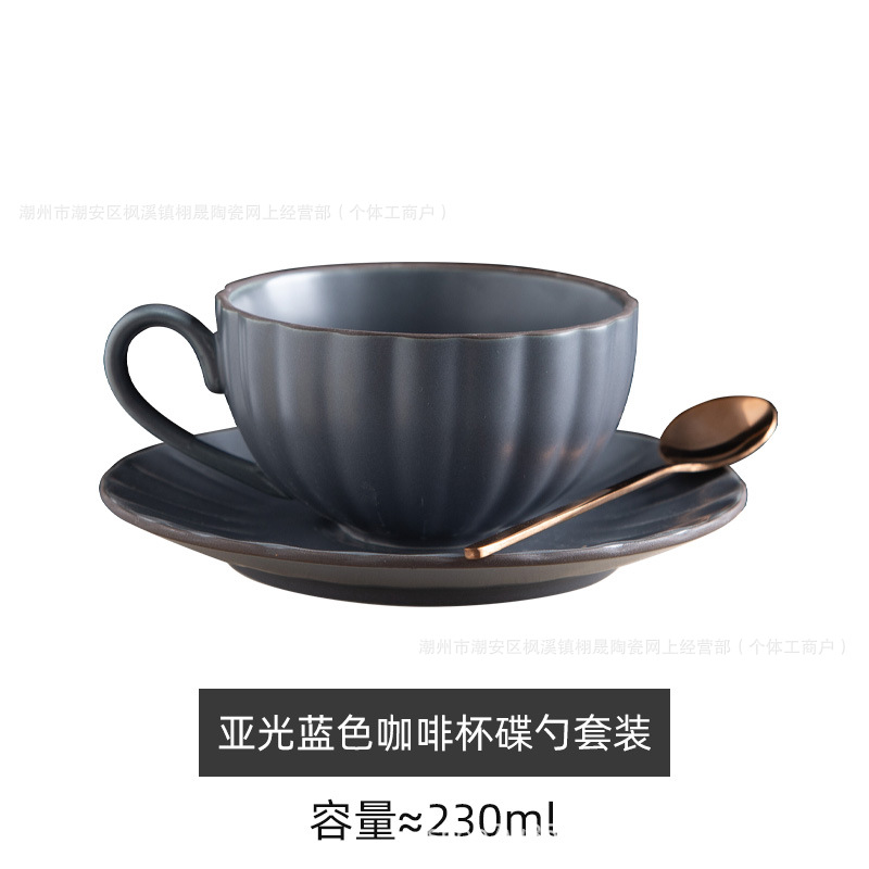 Cerámica vintage tazas de café y platos set hotel de la tarde tazas de té de flores en tazas de flores regalos al por mayor