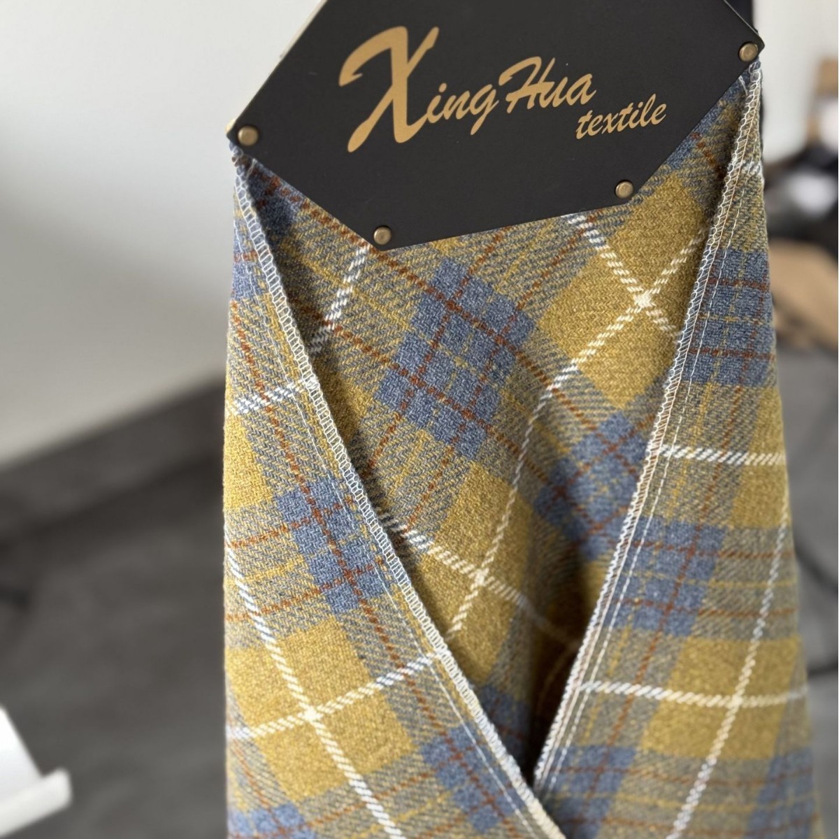 热销沙发面料顺毛粗纺格子毛呢时尚女装秋冬衬衫服装面料