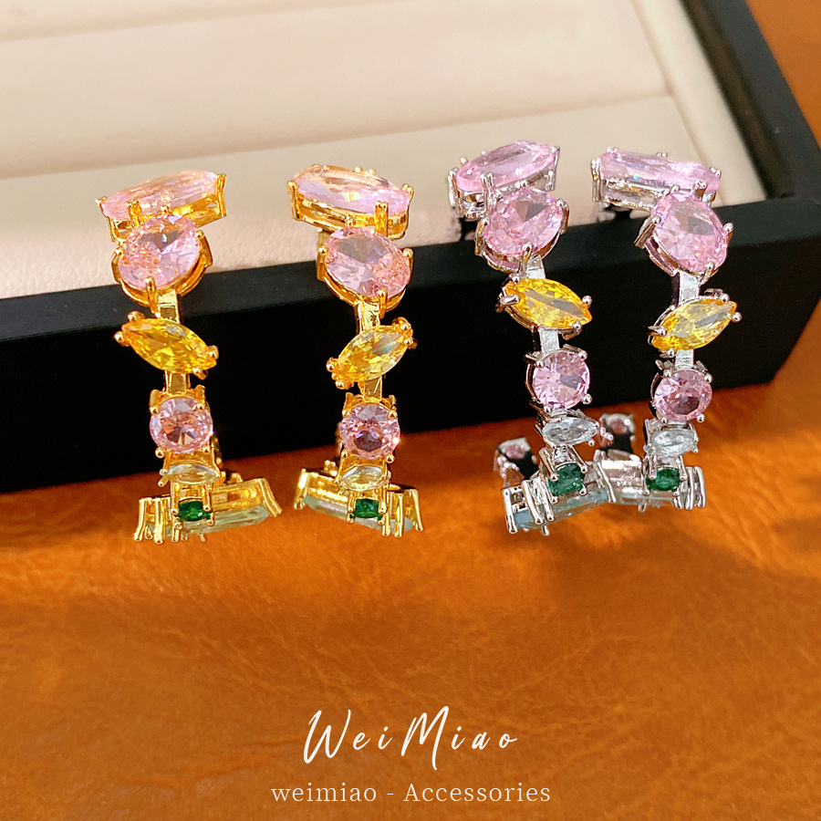 18k oro real galvanizado aguja de plata zircon cuadrado redondo en forma de C pendientes delicados pendientes ligeros de lujo alta sensación auriculares al por mayor