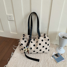 �羳���c�������ذ���Ůʿ�������������e�μ���W��ͨ���������