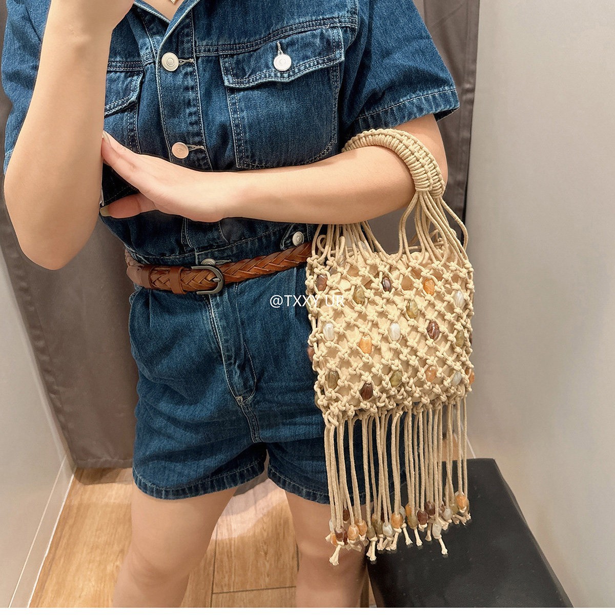 Túi xách tay nữ tua rua đính cườm lưới dệt phong cách thời trang — màu kaki