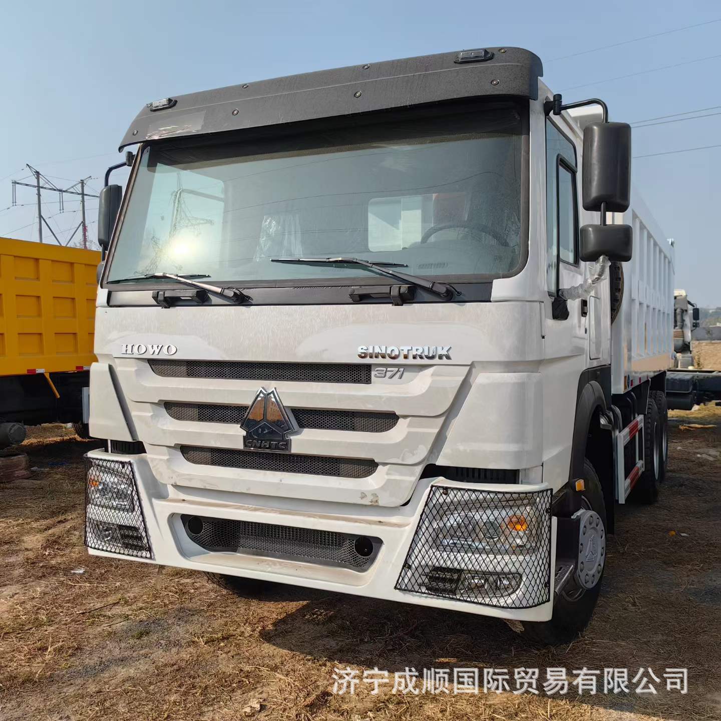 Export Various Refurbished 6X4 Sand and Gravel Transport Trucks, Eight-Wheel Dump Trucks, and Sinotruk Howo Engineering Dump Trucks