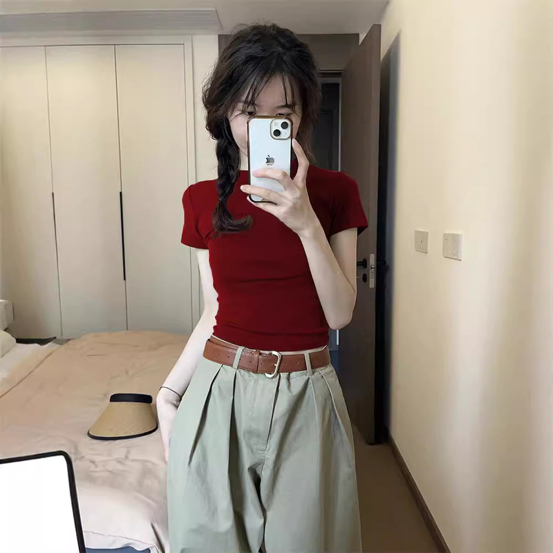 Tight-Fitting Right-Shoulder T-Shirt for Women, Burgundy Retro White-Enhancing Top, 2026 Summer American Hot Girl Chic Round Neck Short-Sleeve