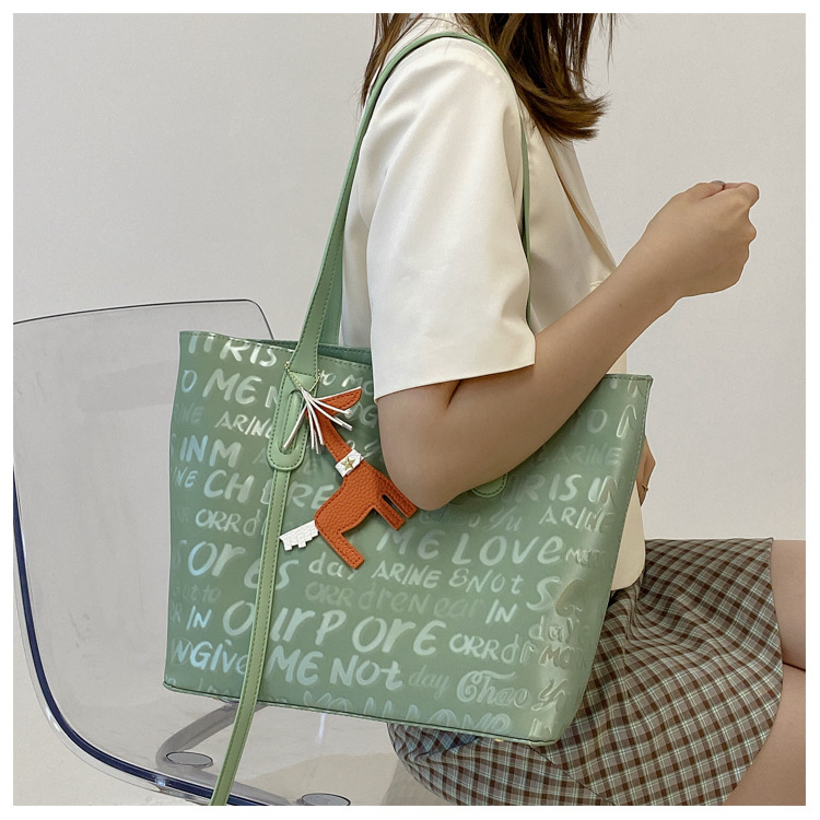 Wholesale Retro Letter Graffiti Large Capacity Shoulder Tote Bag Nihaojewelry display picture 51