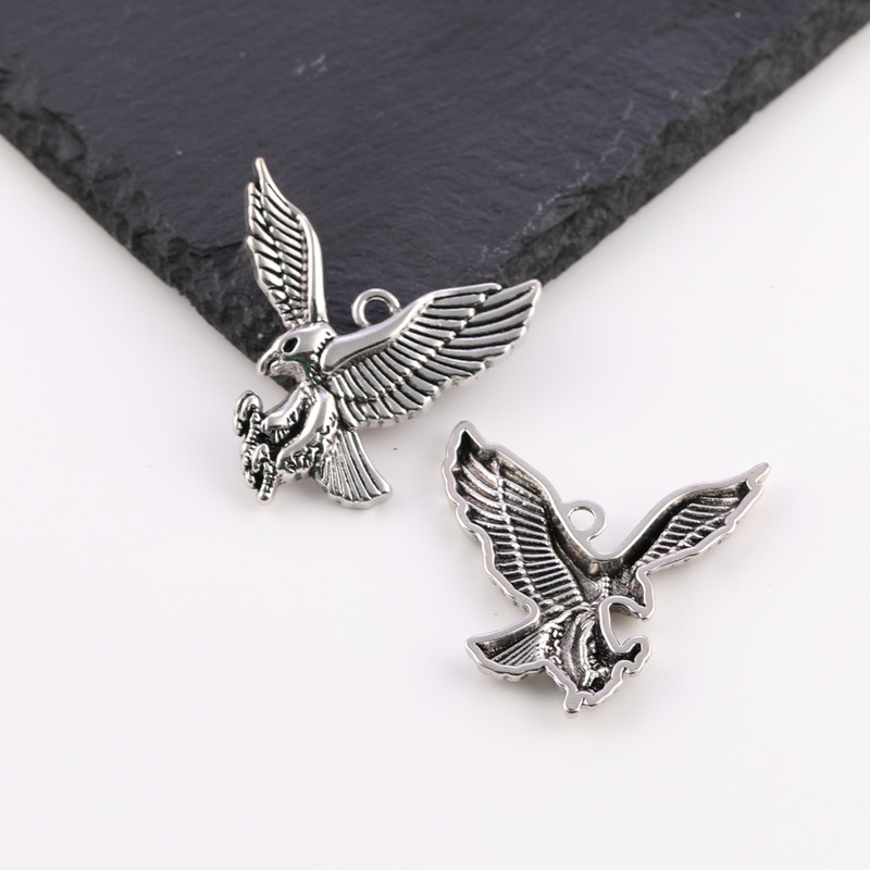European and American hip-hop style eagle zinc alloy pendant diy handmade homemade necklace key pendant jewelry material accessories European and American hip-hop style eagle zinc alloy pendant diy handmade homemade necklace key pendant jewelry material accessories