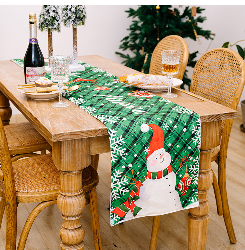 Christmas New Christmas Table Runner Red and Green Snowflake Plaid Snowman Table Runner for the Elderly Home Atmosphere Decorations_voghion.com