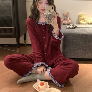 2025�nϵins�ﶬ����ƴ������të����˯�����b���e���m�Ҿӷ�Ů