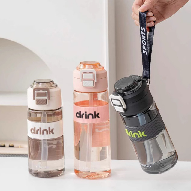 Yili tazas de agua de plástico para hombres y mujeres tazas de deportes al aire libre estudiantes tazas de agua verde esmeralda 900ml tazas de silicona