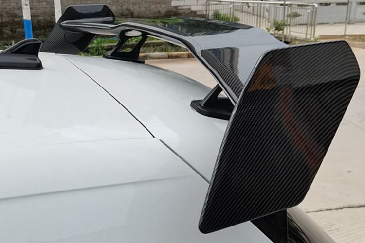 General Motors Punch-Free Large Tail Sedan GT Carbon Fiber High-Foot Spoiler Fixed Wind Tail