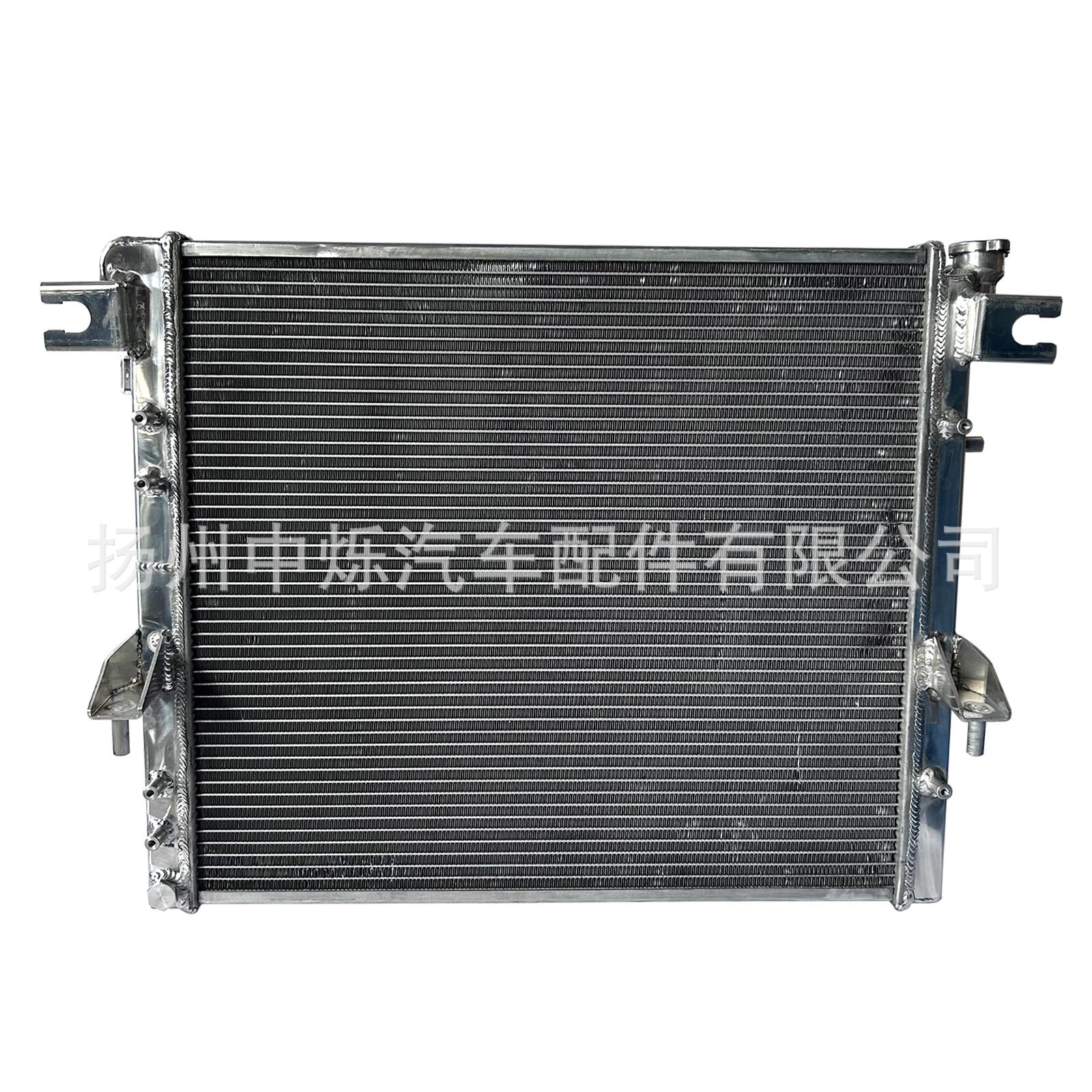 Factory in stock direct sales all-aluminum car water tank suitable for models Jeep Wrangler JK HEMI 07-18