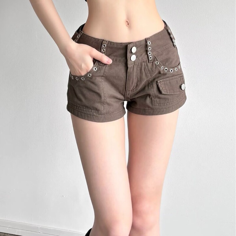 Stylish Brown Low-Waist Denim Shorts with Eyelet Decoration and Pockets, Versatile Summer New Hot Pants