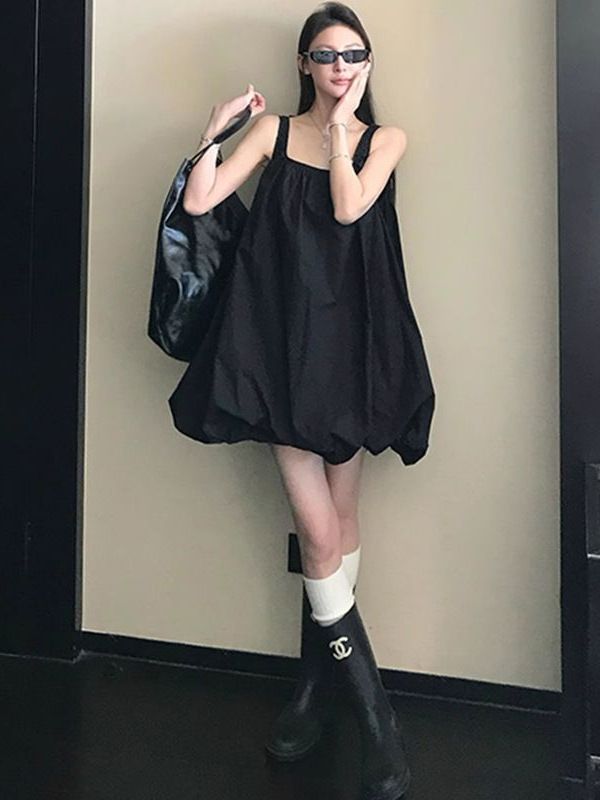 夏の新しいリゾートスタイルのUネックベスト、小さな白いスカート、フェミニンなルーズフラワーバドスカート、ルーズAラインドレス、トレンディ|undefined