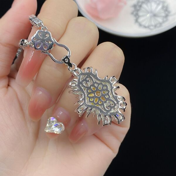 One size elegant ring with zircon