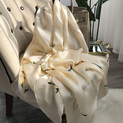 杭州絲綢真絲圍巾女春秋季韓版百搭米黃馬蹄蓮長款桑蠶絲絲巾披肩