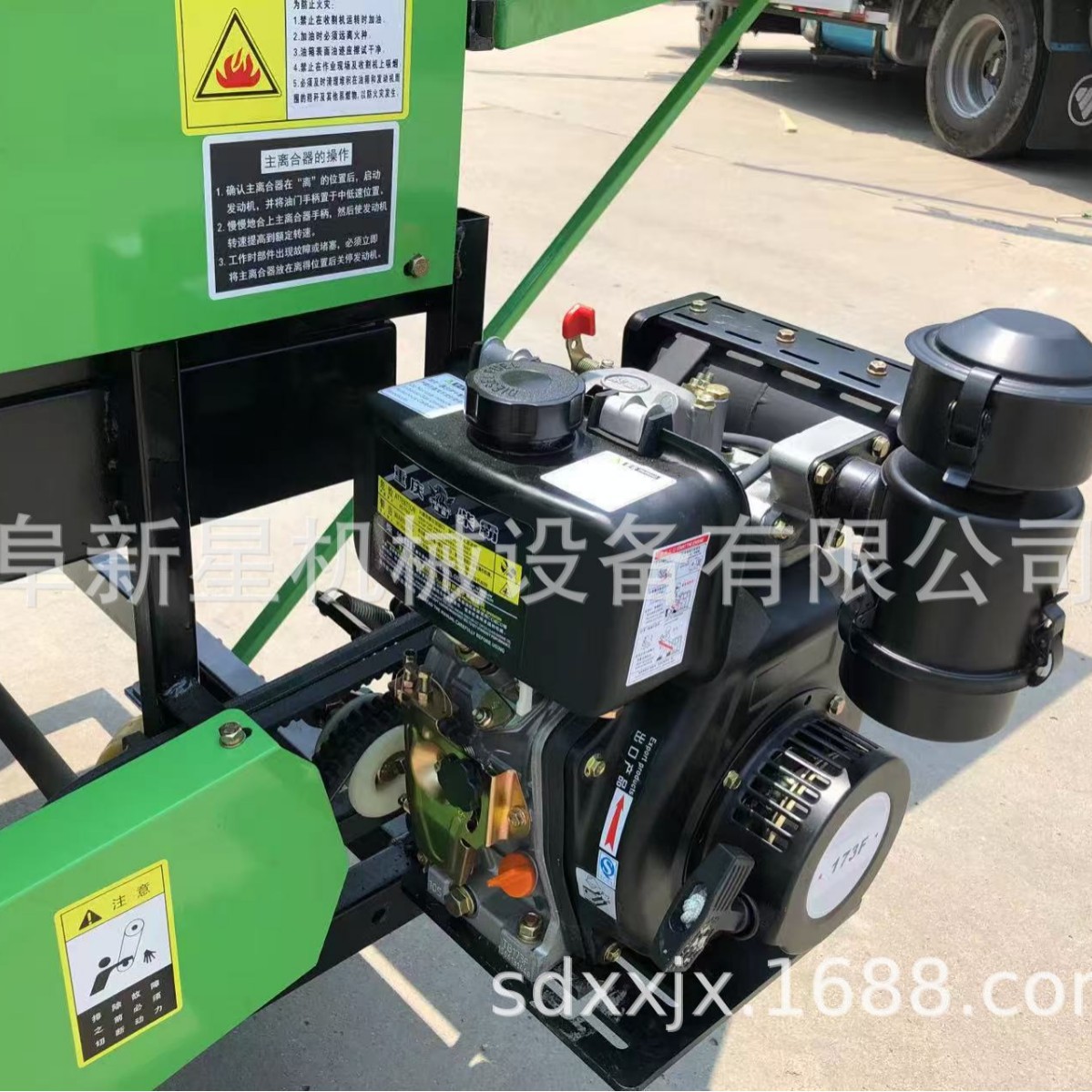 青豆荚摘果机 绒毛毛豆采摘机 柴油机带豆荚摘荚机