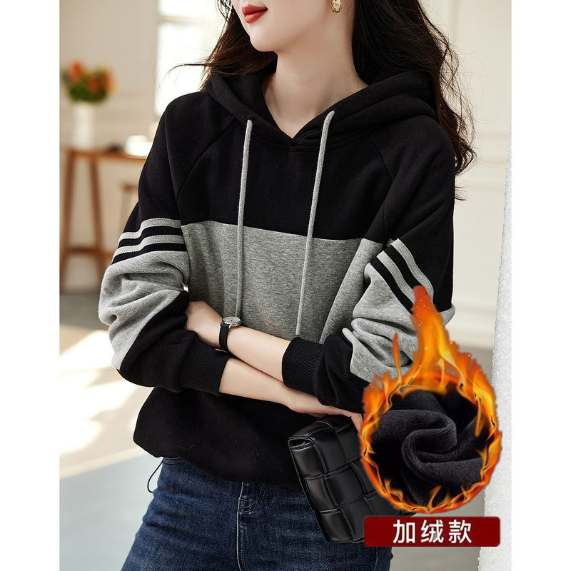 春秋の新型の黒い灰色のストライプは帽子の衛の女性の韓国版のinsの湿っている洋風のカジュアルな頭の上着をつなぎ合わせます。