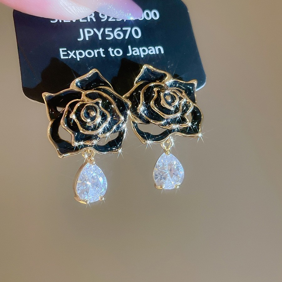 銀の針の黒色の水晶の項の幾何学のピアスの小さい大衆の百合のイヤリングのファッションの気質の軽くて豪華な高級感の耳飾りの卸売り