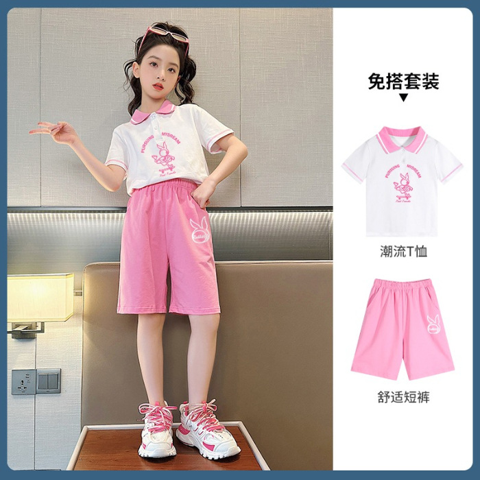 Traje de verano para niñas 2024 Nueva Camiseta de manga corta de dibujos animados de celebridades en línea pantalones cortos sueltos casuales conjunto de dos piezas