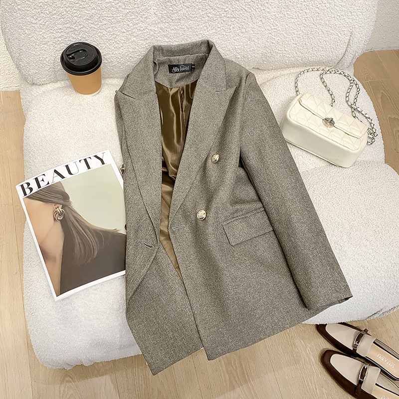Qadın üçün qəhvəyi rəngli blazer jaket, yay üslubu