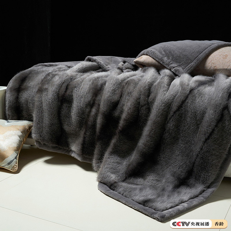 KOU雪狐絨毯を出して、二重結婚祝いの毛皮の毛布を厚くします。冬の高級感はキツネの毛皮の別荘の毛布をまねます。