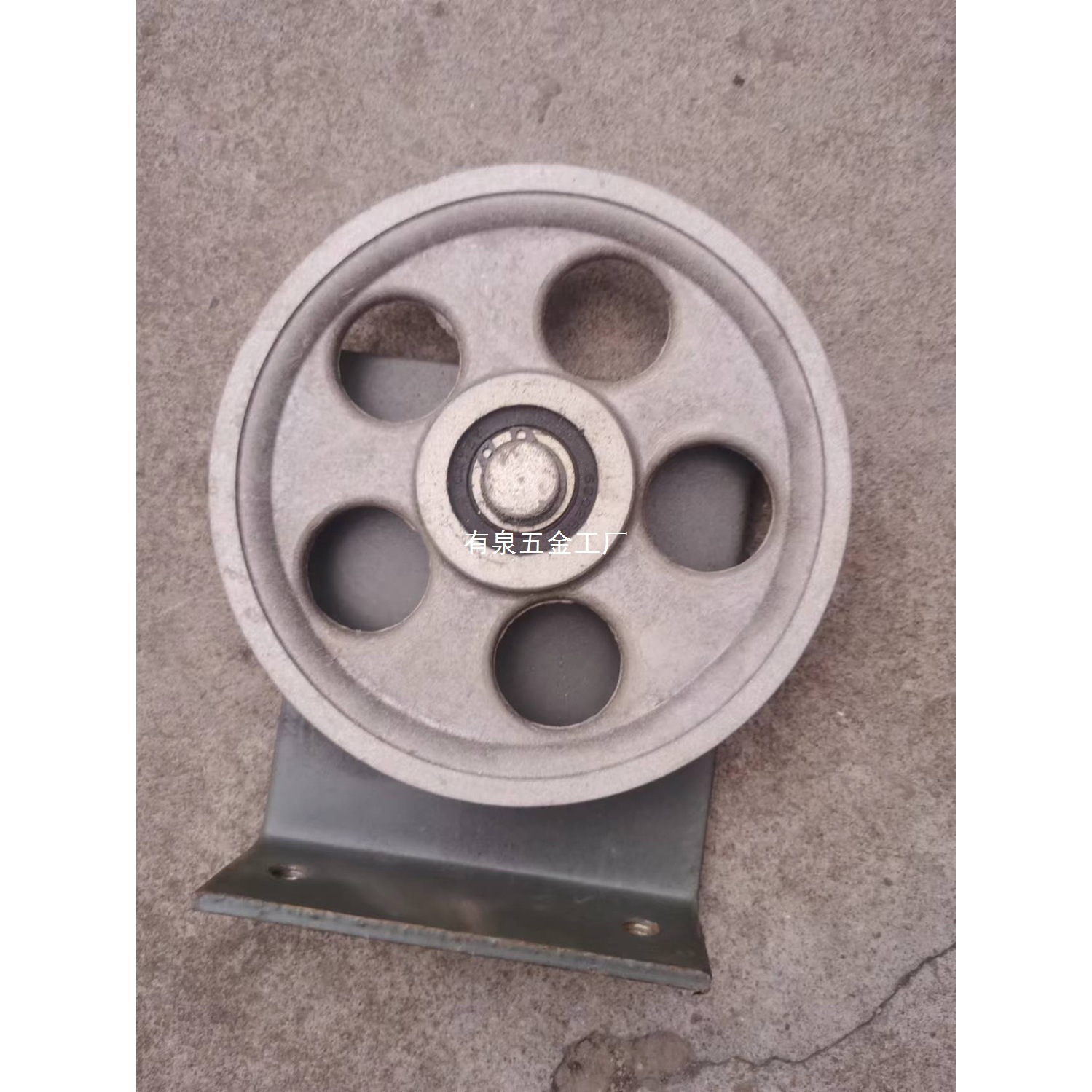 宁波欣达电梯层门钢丝绳轮层门装置电梯上坎钢丝绳传动轮128*6202