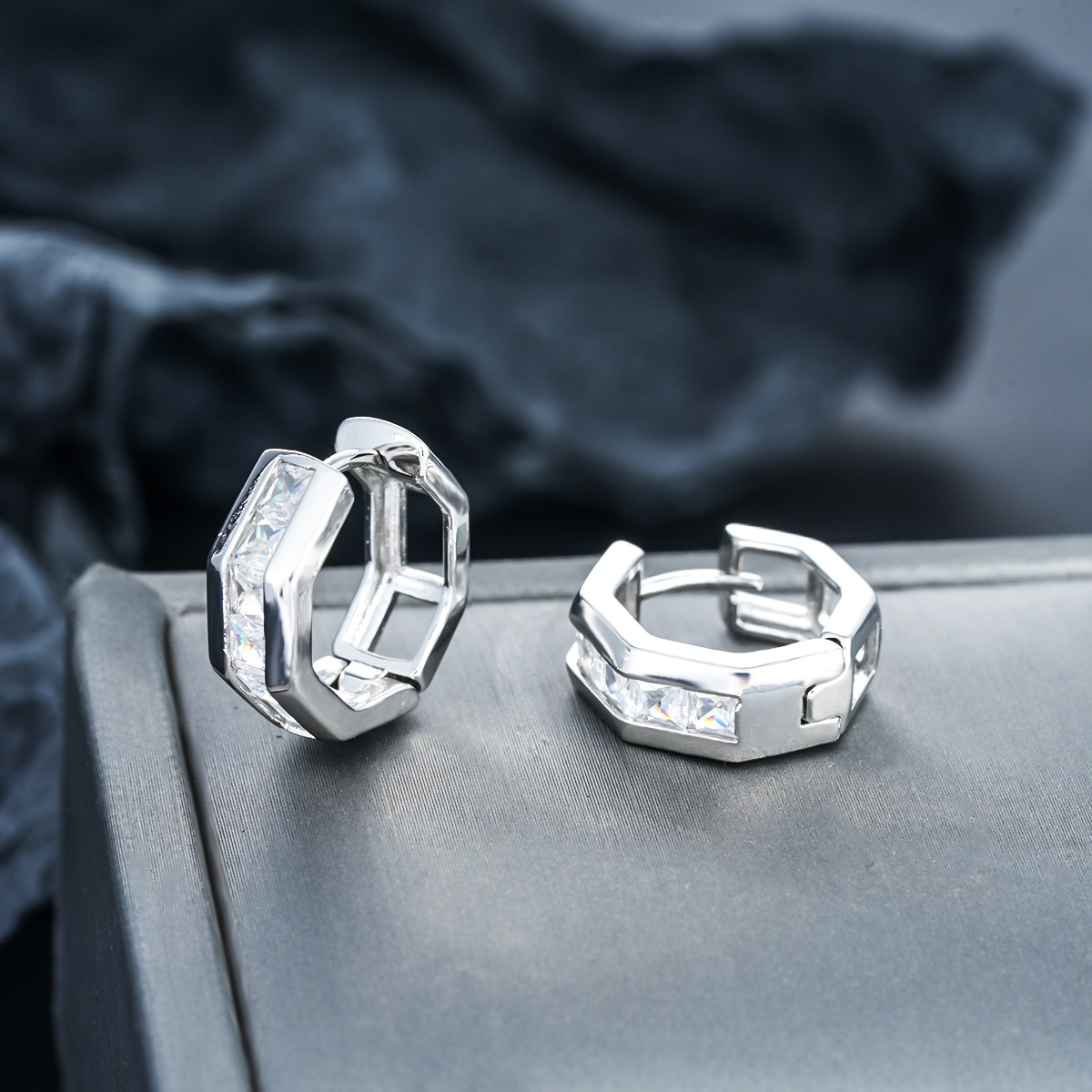 Polygoal créoles en zircon boucles d'oreilles élégantes de luxe_voghion.com