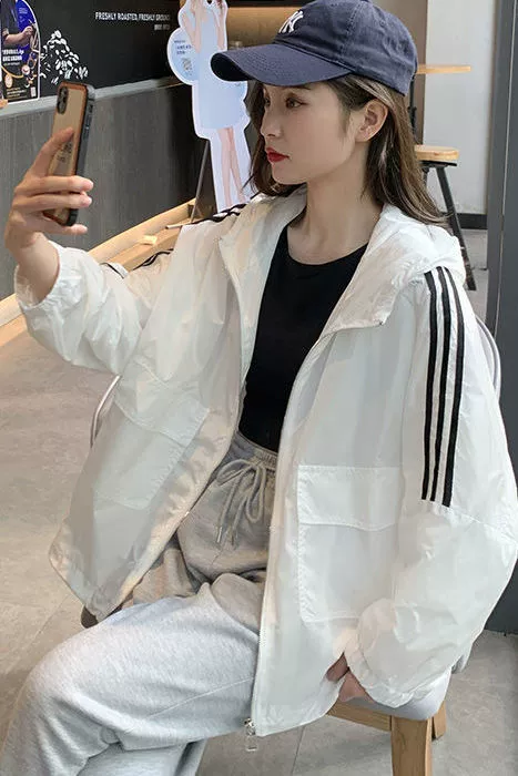 Солнцезащитная одежда, женская летняя новая дышащая куртка с защитой от ультрафиолета, тонкий кардиган 2025, повседневная спортивная одежда