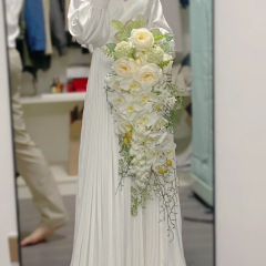 2025假花水滴新娘瀑布手捧花结婚婚礼仿真花马蹄莲花束拍照摄影道