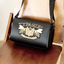 跨境亚马逊个性刺绣斜挎包韩版街头潮时尚单肩包青年背包潮流爆款