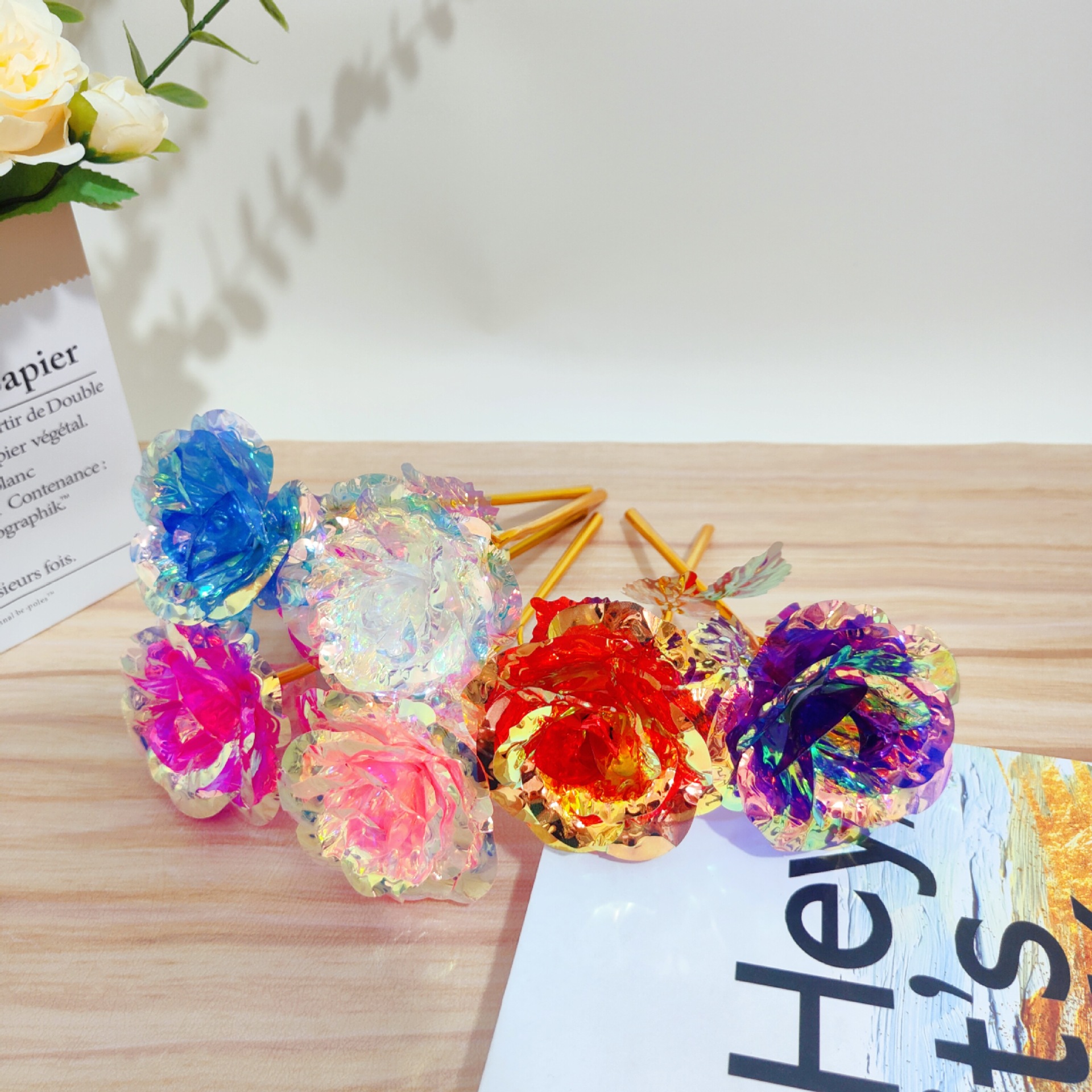 Color Flor de oro Hoja de oro Flor de rosa Simulación Láser Rosa colorida Día de la madre Día romántico Día de San Valentín Día de la mujer Regalo