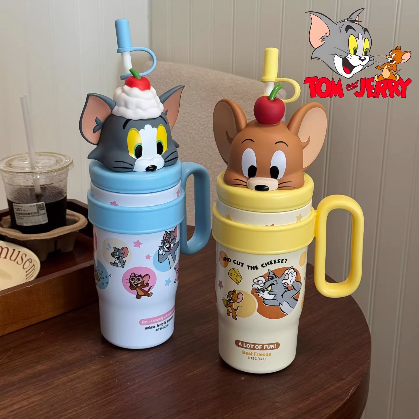 Gato y ratón copos calientes de alto valor facial 2025 nueva taza de paja taza de hielo de gran capacidad taza de agua de pareja