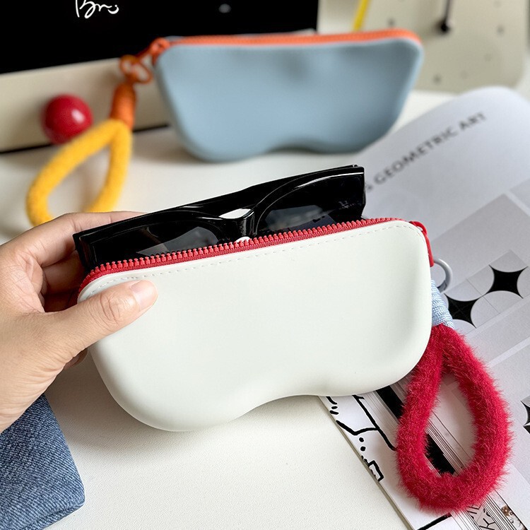 Cartoon Cute Portable Silicone Glasses Bag, Contrasting Color Sunglasses Protective Case, Hanging Bag, Glasses Case Storage Bag Cartoon Cute Portable Silicone Glasses Bag, Contrasting Color Sunglasses Protective Case, Hanging Bag, Glasses Case Storage Bag
