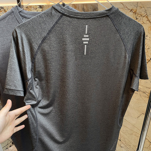 Quick-drying, light and breathable solid color round neck T-shirt for men, summer cool elastic casual style fitness running short sleeve