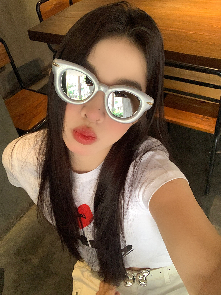 60g Weight Full Frame Glasses Structure Sunglasses Classification PC, UV400 Protection Lens Material Square Glasses Style Outdoor, Travel Occasion Solid Color Pattern All Seasons Season Unisex Gender Streetwear Style Streetwear Solid Color PC UV400 Protection Square Full Frame Women's Sunglasses 4