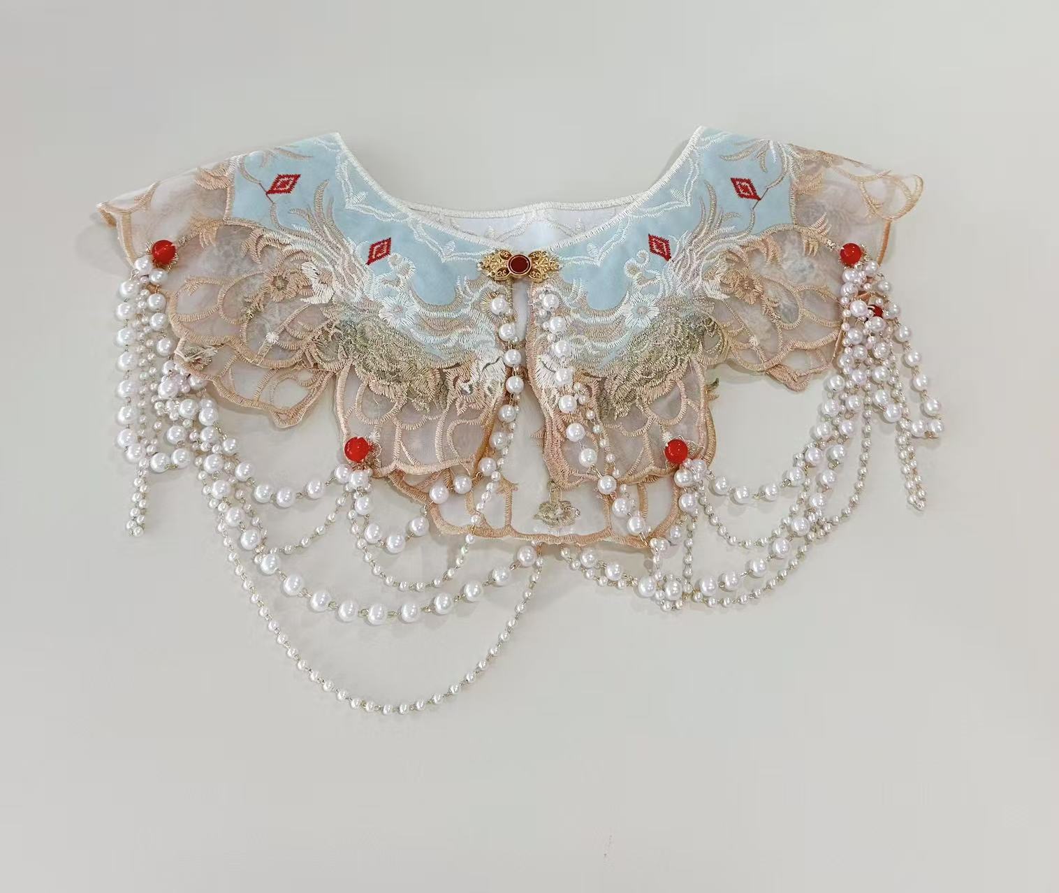 라이트 블루 비드 체인 클라우드 숄더