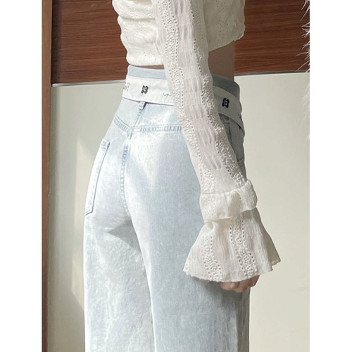Light-colored flared straight-leg high-waisted denim pants for petite women—spring/summer washed-style, loose-fitting, and versatile wide-leg trendy trousers