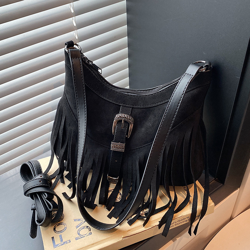 Autumn Niche Retro Commuter Motorcycle Tassel Bag For Women 2025 Fall/Winter New Leather Buckle Matte Shoulder Crossbody Bag - Thumbnail 3